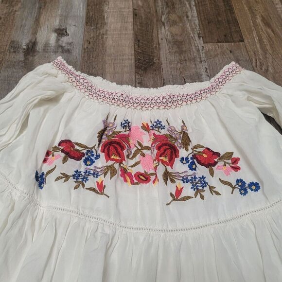FREE PEOPLE FLORAL EMBROIDERED 3/4 SLEEVE BLOUSE SHIRT White WOMEN'S SIZE Small - Picture 3 of 8